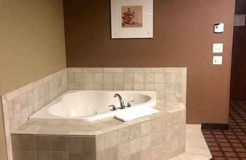 Minot Hotel | Microtel Inn And Suites Minot
