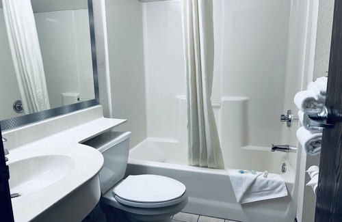 East Bloomington Hotel | Microtel Inn and Suites by Wyndham MSP Airport Bloomington