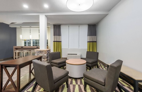 New Martinsville Hotel | Microtel Inn & Suites By Wyndham New Martinsville