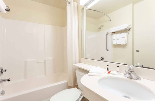 Gulf Shores Hotel | Microtel Inn & Suites by Wyndham Gulf Shores