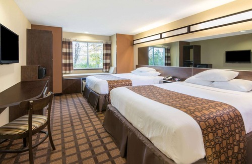 North Canton Hotel | Microtel Inn & Suites by Wyndham North Canton