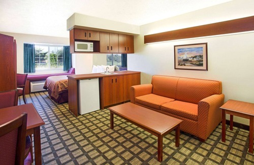 Holland Hotel | Microtel Inn & Suites by Wyndham Holland