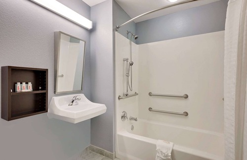 Geneva Hotel | Microtel Inn & Suites by Wyndham Geneva