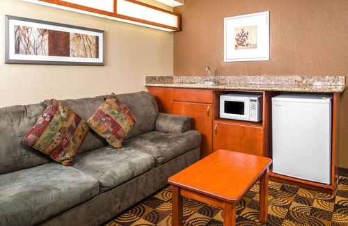 Lincoln Hotel | Microtel Inn & Suites by Wyndham Lincoln
