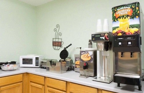 Riverside Hotel | Microtel Inn & Suites by Wyndham Dayton/Riverside OH