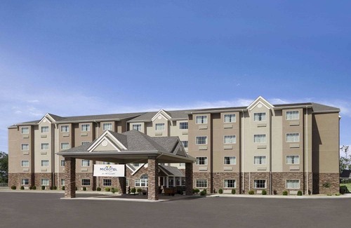 Barton Hotel | Microtel Inn & Suites St Clairsville