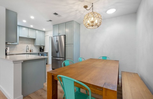 Arlington Park House | Mid-Century 3/2 Near Downtown/Siesta Key/SMH
