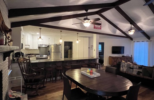 Reed Creek House | Mid Century 4 BR Lake Hartwell Home with Great views, good vibes, + large dock