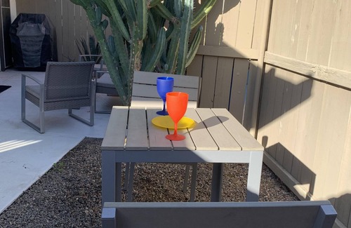 Twin Palms Condo | Mid-century bungalow at Ocotillo Lodge, Palm Springs, California