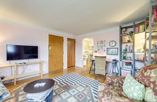 Mount Healthy Apartment | Mid-Century First-Floor Apt 15 Mins to Cincinnati!