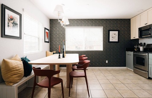 Barths House | Mid-Century Gem | 3BR | Hot Tub | Close to Denver