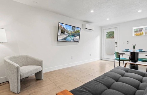 Downtown Riverside House | Mid Century Hilltop Getaway (Apartment Only)