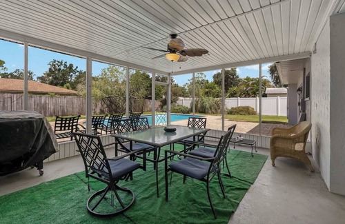 Lakeland Highlands House | Mid-Century Home with Pool in South Lakeland