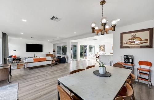 Thousand Oaks House | Mid-Century Modern Eichler Home - Lilian