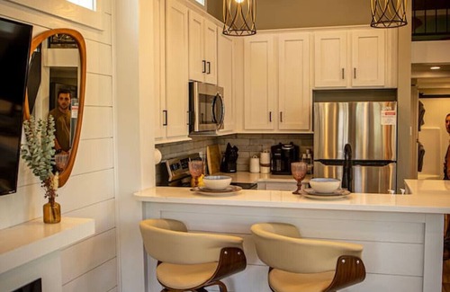 Mentone House | Mid-Century Modern Cabin - Mountain Fether