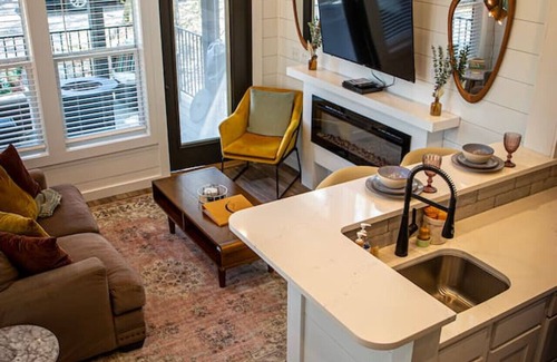 Mentone House | Mid-Century Modern Cabin - Mountain Fether