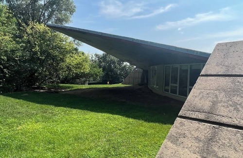 Bellevue House | Mid Century Modern Googie Architect Designed Home. Welcome Modern Designers!