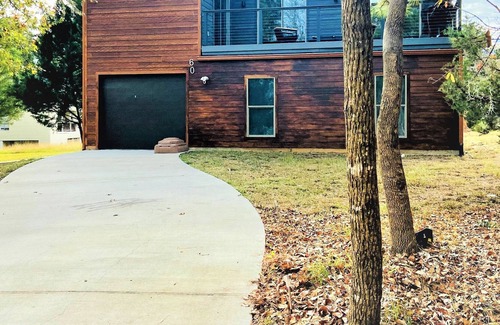 Cape Royale House | Mid-Century Modern Lake Escape