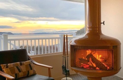 Oak Harbor House | Mid-Century Modern Waterfront on Private Beach, Whidbey Island, over 100 reviews