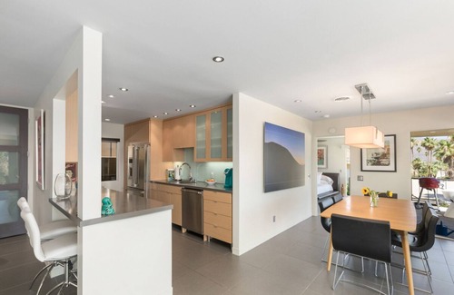 Araby Condo | Mid-Century View Condo in Historic Rimcrest