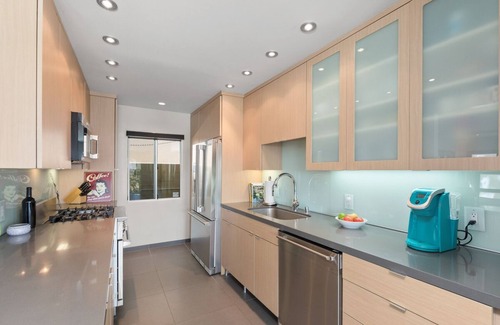Araby Condo | Mid-Century View Condo in Historic Rimcrest