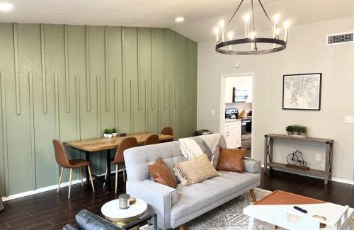 Temple Terrace House | Mid Century Villa With Community Pool! Close to Busch Gardens