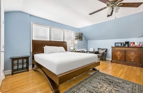 Mid-City Hotel | Mid-City Canal Studio | NOLA Hotspot