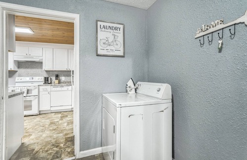 Southeast Colorado Springs House | Mid-Landing Inn