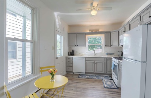 Hummelstown House | Mid term rental - Ideal Stay for professional travelers - Cozy Townhouse