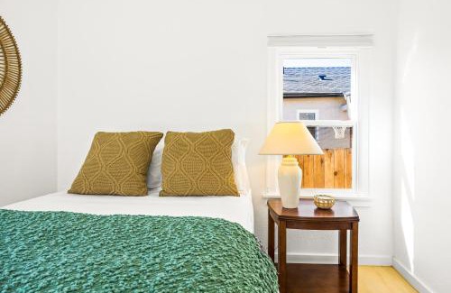Ventura House | Mid-Town Escape