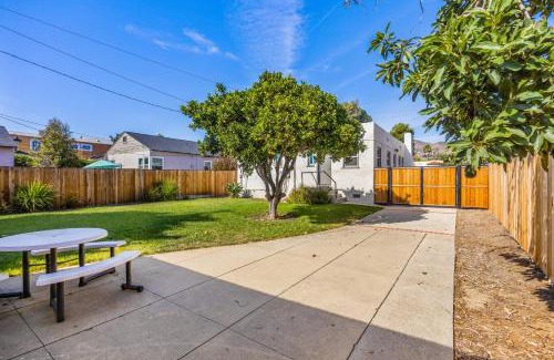 Ventura House | Mid-Town Escape