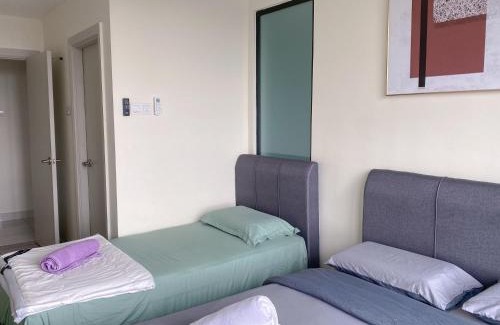 Central District Apartment | Mid Vally Southkey JB, 2BR, WIFI, 7 mins to CIQ , 5-7pax