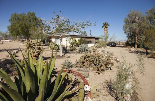 Twentynine Palms House | Midcentury Desert Escape