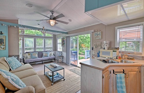 Put-in-Bay Villa | Middle Bass Island Escape: Resort Pool & Bar!