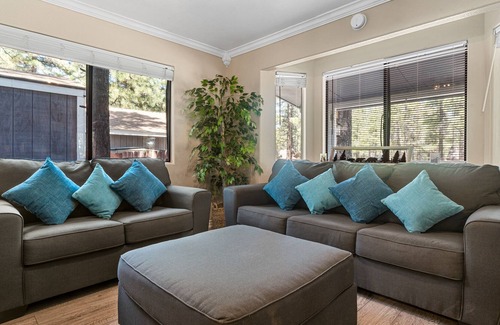 Woodlands Ski Chalet | Middle Bear Chalet -perfect Getaway For A Weekend In The Mountains! 3 Bedroom Chalet