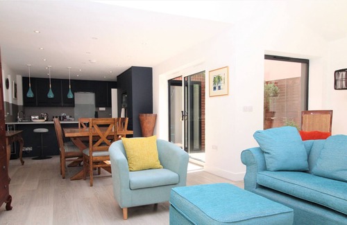 Westbourne Cottage | Middle Chine
