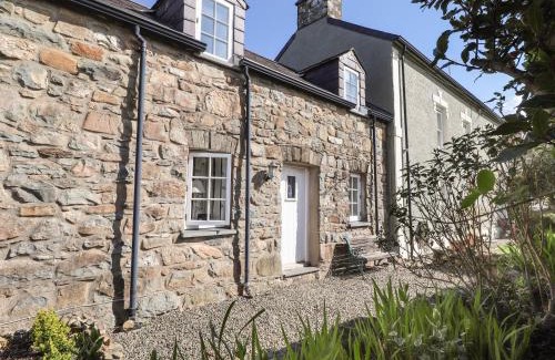 Newport House | Middle Cottage