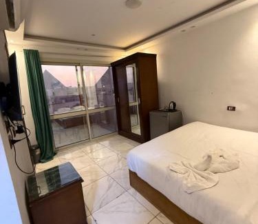 Giza Hotel | Middle East pyramid veiw