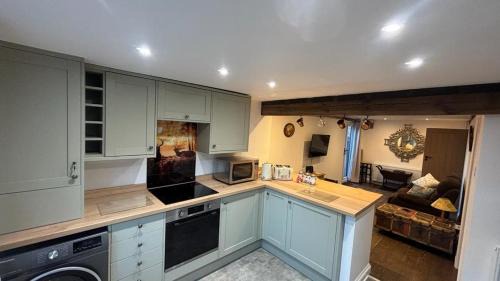 Harleston House | Middle Tree, ideal modern cottage