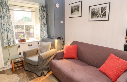 Eastgate Cottage | MIDDLEHOPE COTTAGE, pet friendly, with open fire in St John's Chapel