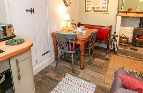Eastgate Cottage | MIDDLEHOPE COTTAGE, pet friendly, with open fire in St John's Chapel