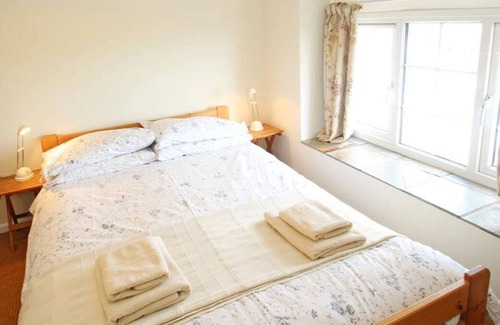 Crynant House | Middleton Hall Cottage