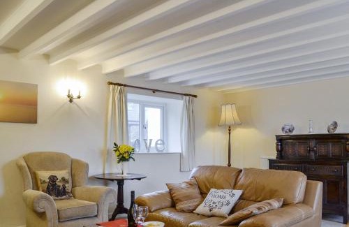 Crynant House | Middleton Hall