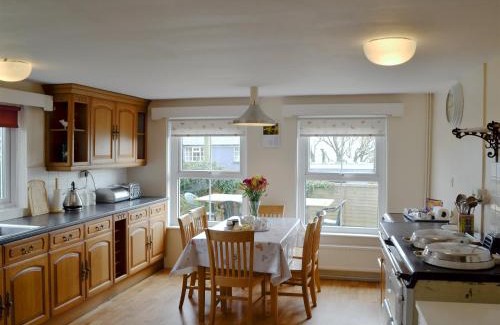 Crynant House | Middleton Hall