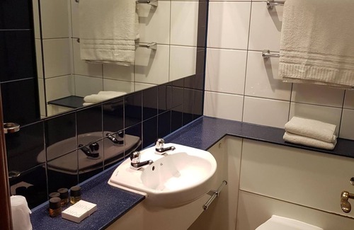Manchester Hotel | Middleton Inn, Manchester