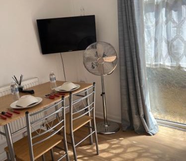 Wellingborough Apartment | Midland road studio