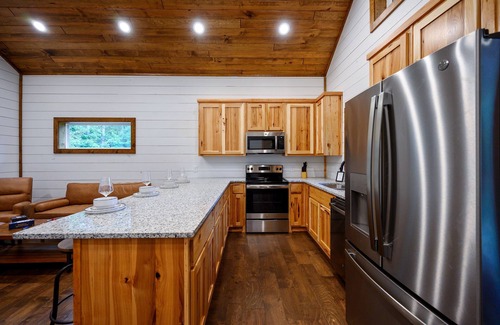Pickens Cabin | Midnight Moon-Private/HotTub/Fireplace