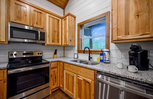 Pickens Cabin | Midnight Moon-Private/HotTub/Fireplace