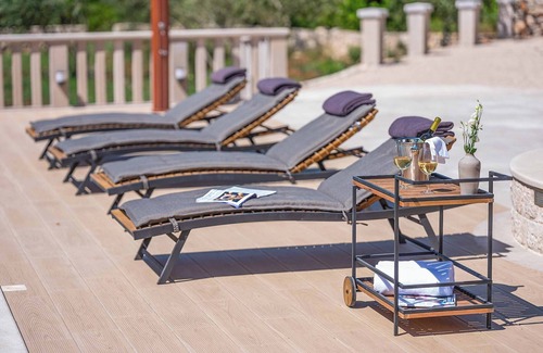 Cilipi Villa | Midnight Serenity - Four Bedroom Villa, Sleeps 8