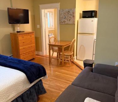 Waterford Valley Apartment | Midstream Manor Unit 1, Studio